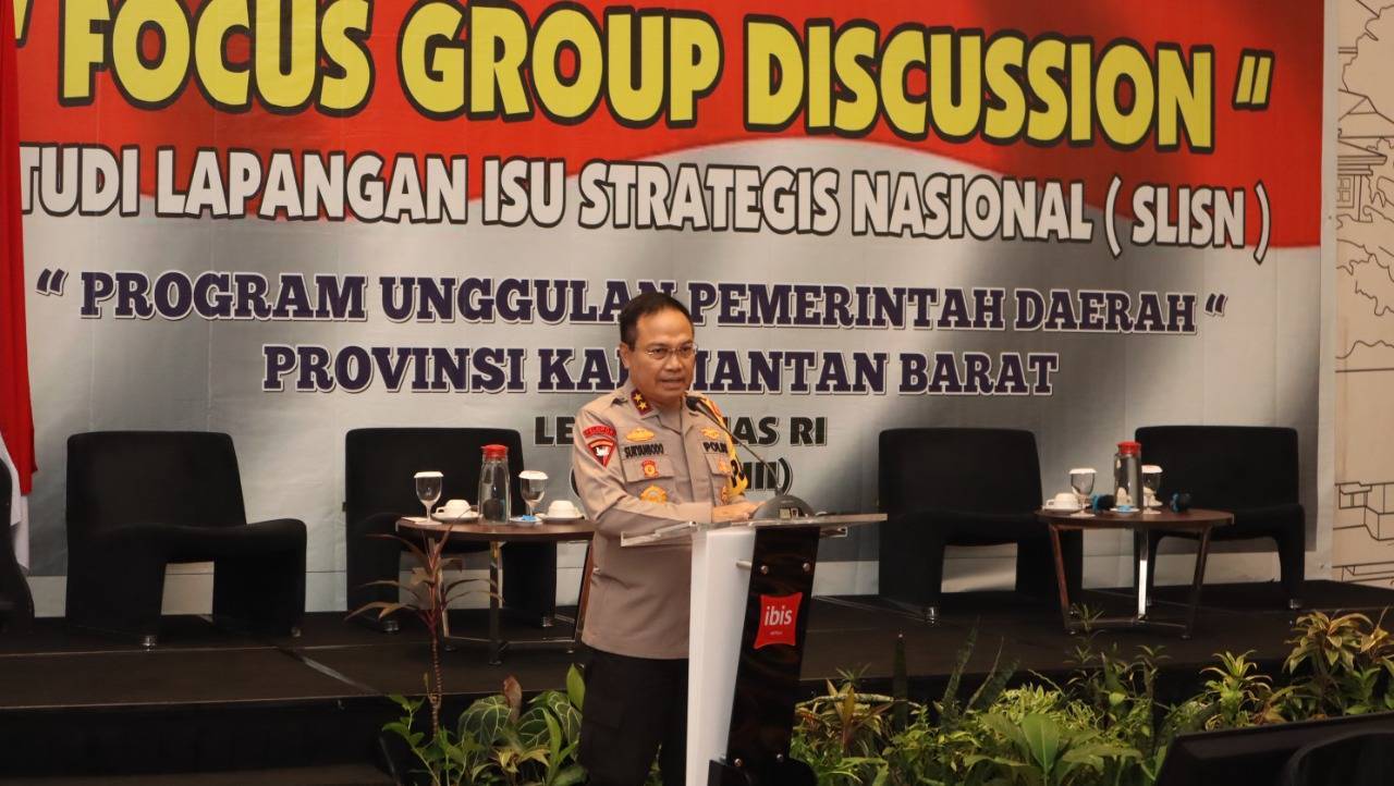 Kalpoda Kalbar, Irjen Pol Suryanbodo Asmoro, saat memberikan paparan pada acara FGD SLISN di Hotel Ibis Pontianak, Selasa (14/06/2022). (Foto: Istimewa)