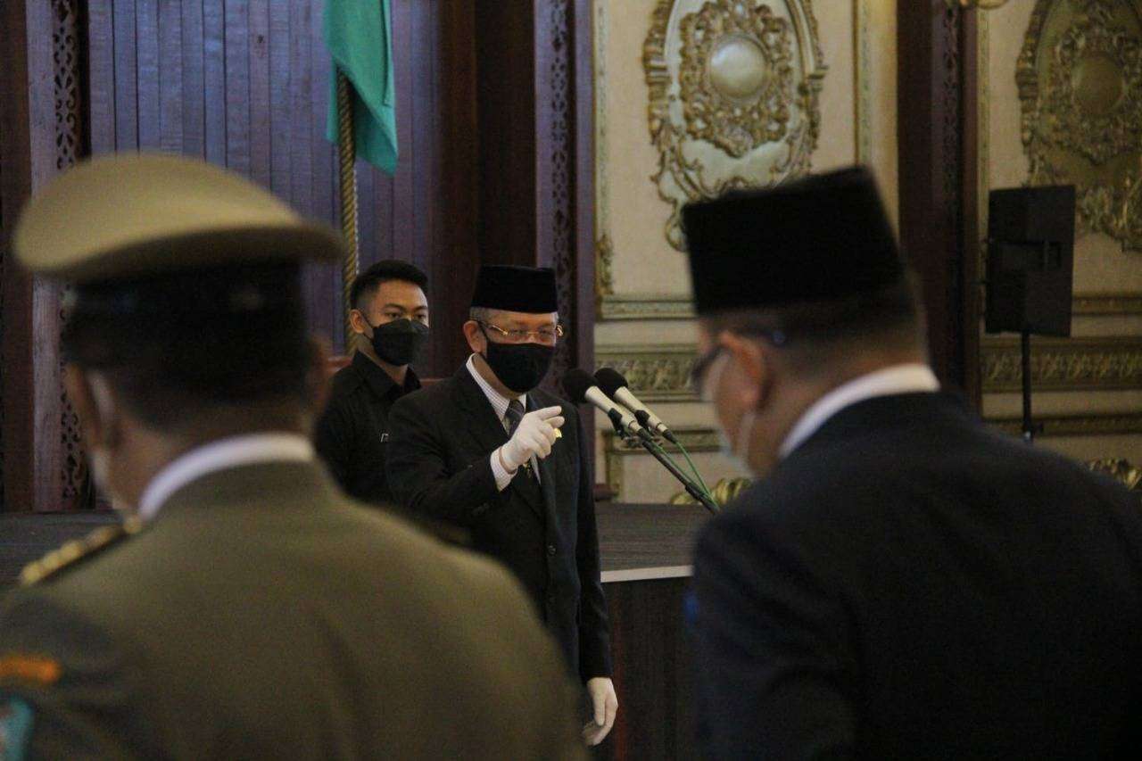 Gubernur Kalbar, Sutarmidji saat memberikan sambutan di acara pelantikan 7 Pimpinan Tinggi Pratama dan juga penyerahan SK kepada 378 Kepala SMA sederajat di Pendopo Gubernur Kalimantan Barat, Senin (20/06/2022). (Foto: Istimewa)