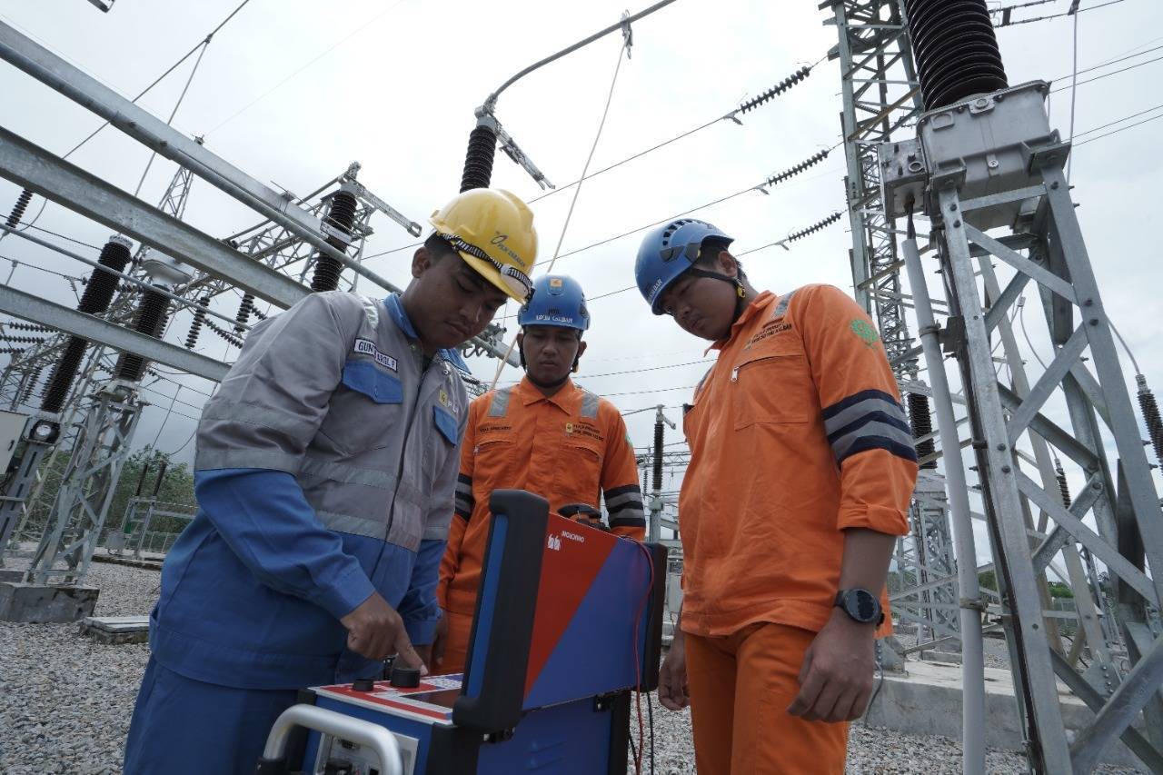 Sistem Kelistrikan Khatulistiwa ini menghubungkan sebagian besar kota dan kabupaten di Provinsi Kalimantan Barat melalui jaringan transmisi 150 kV. (Foto: Istimewa)