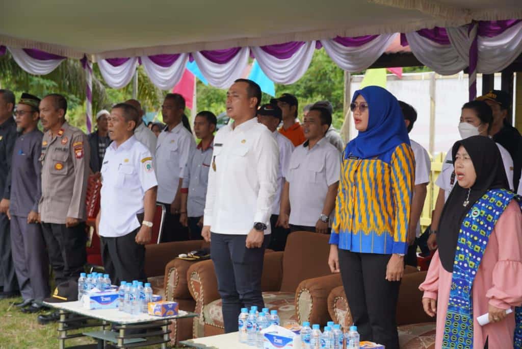 Wakil Bupati Kapuas Hulu, Wahyudi Hidayat, saat menghadiri upacara Gawai Dayak Ketemenggungan Suku Dayak Suang Ensilat, Sabtu (18/06/2022). (Foto: Istimewa)
