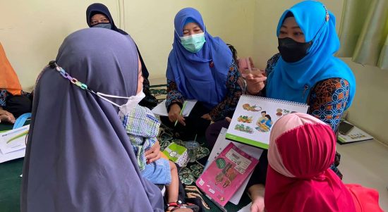 Asosiasi Ibu Menyusui Indonesia (AIMI) Provinsi Kalimantan Barat, menggandeng kader posyandu di beberapa kecamatan di Kota Pontianak untuk menggencarkan sosialisasi PMBA. (Foto: Istimewa)