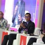Direktur Utama PLN Darmawan Prasodjo memberikan paparannya dalam forum diskusi Sustainable Finance For Climate Transition Roundtable di Bali
