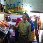 Wali Kota Pontianak, Edi Rusdi Kamtono meninjau Galeri Tambelan Kreasi di Kampung Budaya Tambelan Sampit, Pontianak Timur. (Foto: Prokopim)