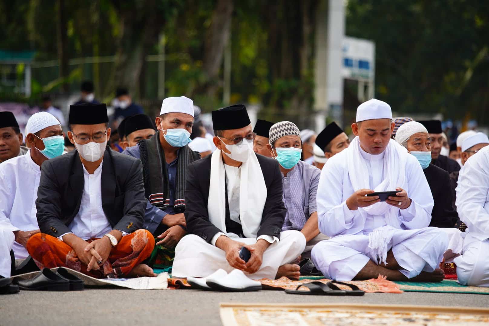 Wali Kota Pontianak, Edi Rusdi Kamtono menghadiri pelaksanaan shalat Idul Adha 1443 H di lapangan Jalan Rahadi Usman. (Foto: Prokopim For KalbarOnline.com)