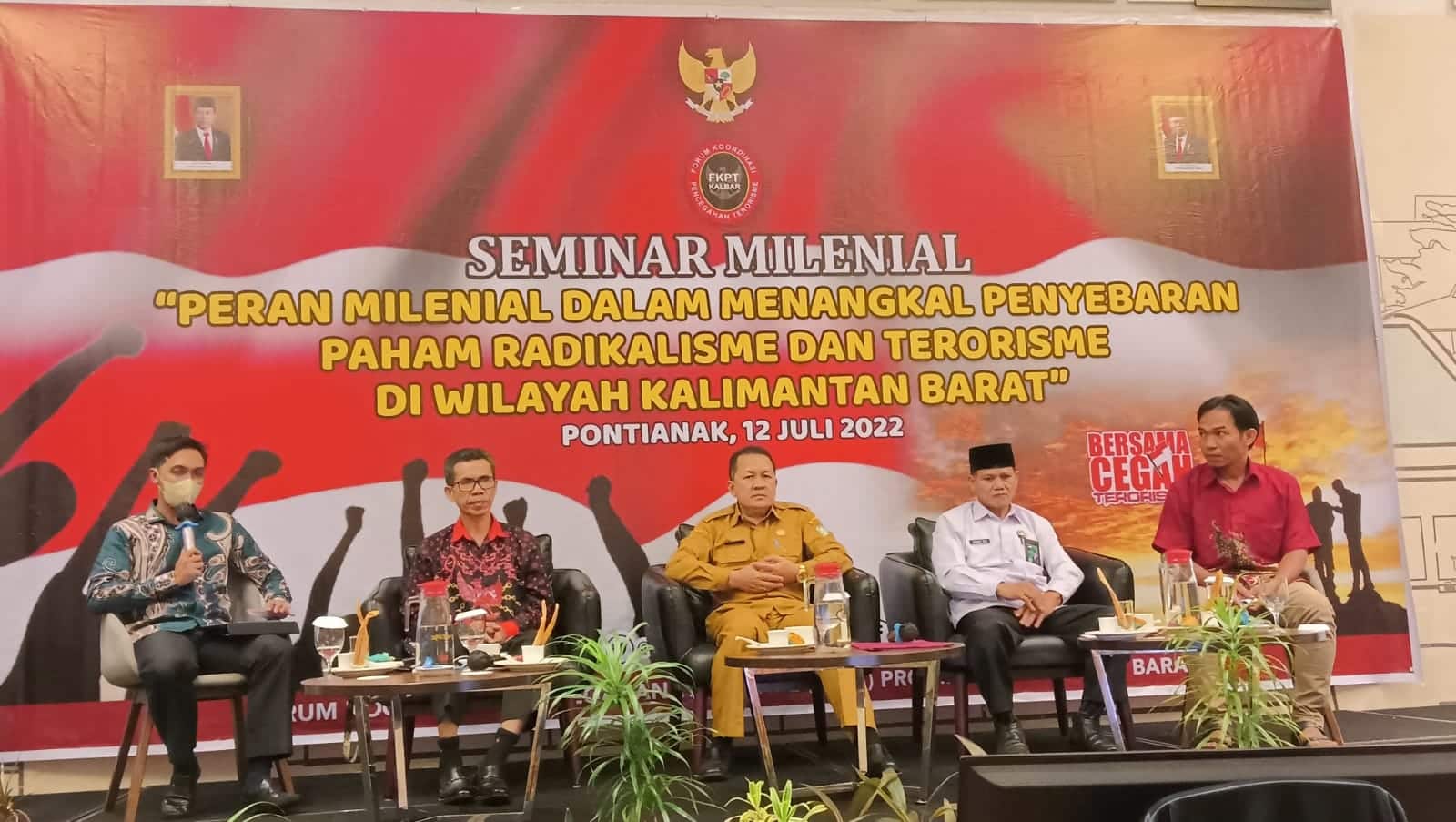 Seminar "Peran Milenial dalam Menangkal Penyebaran Radikalisme dan Terorisme di Kalimantan Barat" ini digelar di Hotel Ibis Pontianak, Selasa (12/07/2022) pagi. (Foto: Istimewa)