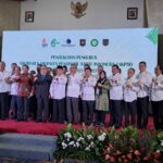 Bupati Kapuas Hulu Dikukuhkan Jadi Pengurus Asosiasi Kabupaten Penghasil Sawit Indonesia oleh Mendagri 12