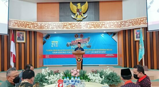 Wakil Gubernur Kalbar, Ria Norsan saat memberikan sambutan dalam acara yang digelar oleh Forum Koordinasi Pencegahan Terorisme (FKPT) Kalimantan Barat di Aula BPSDM Provinsi Kalbar. (Foto: Istimewa)