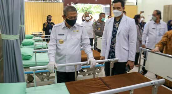 Gubernur Kalimantan Barat, Sutarmidji meninjau sejumlah fasilitas Rumah Sakit Umum (RSU) Medika Djaya, Kota Pontianak, Rabu (27/07/2022). (Foto: Biro Adpim For KalbarOnline.com)
