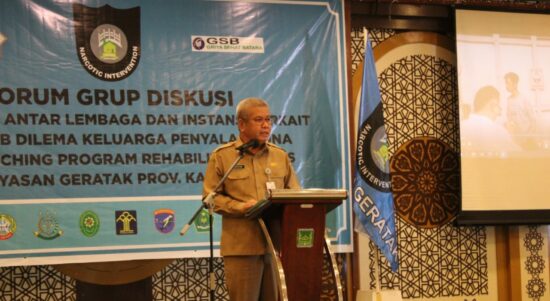 Sekda Provinsi Kalimantan Barat, Harisson membuka acara Sosialisasi Program Rehabilitasi Napza Gratis yang diselenggarakan oleh Yayasan RBM Geratak, di Aula Masjid Raya Mujahidin Pontianak, Selasa (02/08/2022). (Foto: Istimewa)