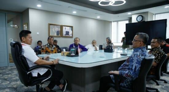 Ketua KOI, Raja Sapta Oktohari saat menerima kunjungan Ketua PB ABTI, Zulfydar ZM beserta calon jajaran pengurusnya di Jakarta, Rabu (03/08/2022). (Foto: Istimewa)