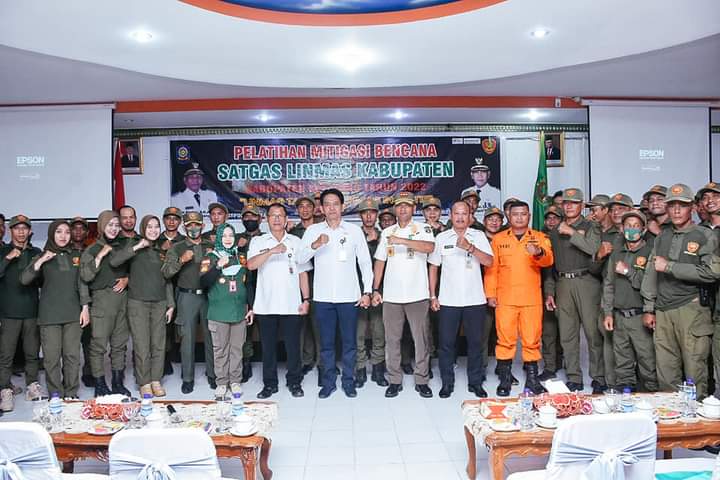 Pelatihan mitigasi bencana bagi Satuan Tugas Perlindungan Masyarakat (Satgas Linmas) Kabupaten Bidang Linmas Satpol PP ini dilaksanakan di Pendopo Bupati Ketapang, Rabu (10/08/2022). (Foto: Istimewa)