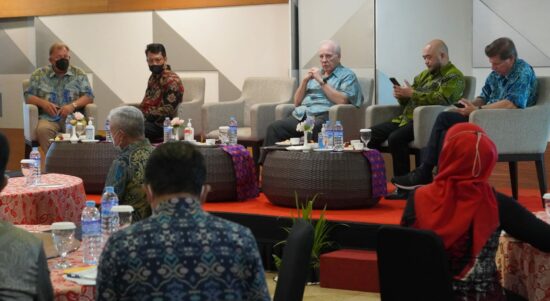 Sejumlah tamu dari Negeri Paman Sam ikut hadir dalam pertemuan dengan Pemerintah Provinsi Kalbar, Kementerian Koperasi, Kementerian Kesehatan serta Kepala Staf Kepresidenan di Jakarta baru-baru ini. (Foto: Istimewa)