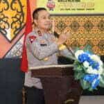 Kapolda Kalbar, Irjen Pol Suryanbodo Asmoro saat memberikan paparan kepada jajaran personel Polres Singkawang, di Aula Polres Singkawang, Sabtu (20/08/2022). (Foto: Istimewa)