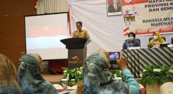 Wakil Wali Kota Pontianak, Bahasan memberikan sambutan pada Raker II MKKS SMP se-Kalbar. (Prokopim For KalbarOnline.com)