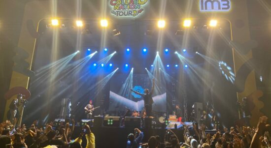 Las!, Band lokal asal Pontianak yang menjadi band pembuka sukses mengguncang panggung Collabonation Tour Pontianak. (Foto: Jauhari/KalbarOnline.com)