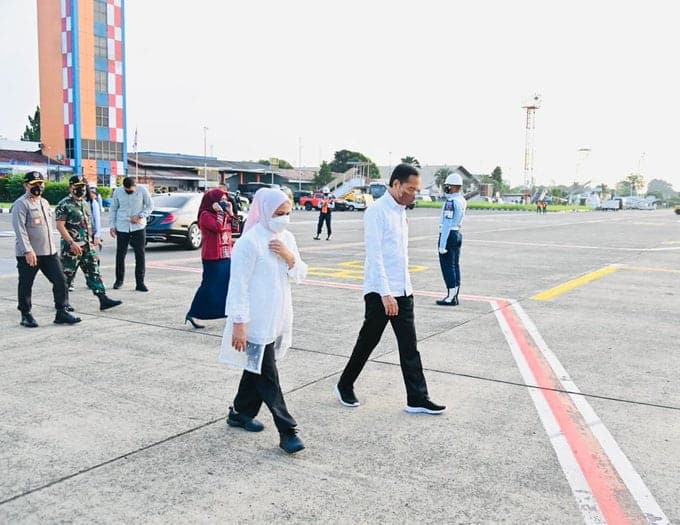 Presiden Joko Widodo (Jokowi) didampingi Ibu Negara, Iriana Jokowi melakukan kinjungan kerja sehari ke Provinsi Kalbar, Selasa (09/08/2022). (Foto: Twitter @jokowi)