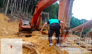 Proses pencarian terhadap belasan pekerja PETI yang tertimbun di Dusun Sencepu, Desa Kinande, Kecamatan Lembah Bawang terus dilakukan. (Foto: Istimewa)