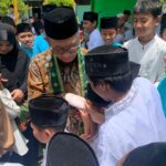 Sutarmidji Janji Bangun Laboratorium untuk Ponpes Muhammad Basiuni Imran Sambas 15