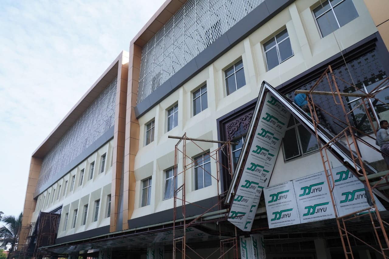 Bangunan Gedung Rumah Sakit Tipe D di Pontianak Utara yang saat ini masih dalam tahap pengerjaan. (Foto: Prokopim For KalbarOnline.com)