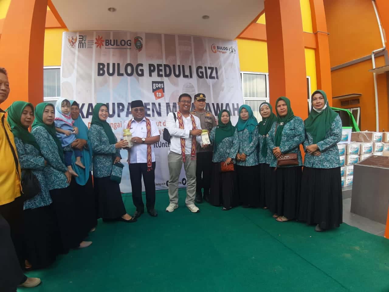 Acara Bulog Peduli Gizi di Kabupaten Mempawah, Kalimantan Barat, Rabu (28/09/2022). (Foto: Jau/KalbarOnline.com)