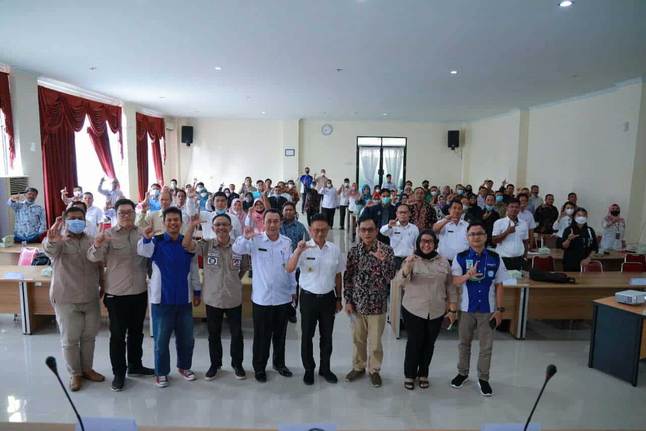 Kick Off Literasi Digital Bagi Sekolah Menengah Kejuruan Kota Pontianak ini diselenggarakan oleh Relawan TIK Kalimantan Barat (Kalbar), di Aula Binaul Diskominfo Provinsi Kalbar, Rabu (28/09/2022). (Foto: Prokopim/Kominfo For KalbarOnline.com)