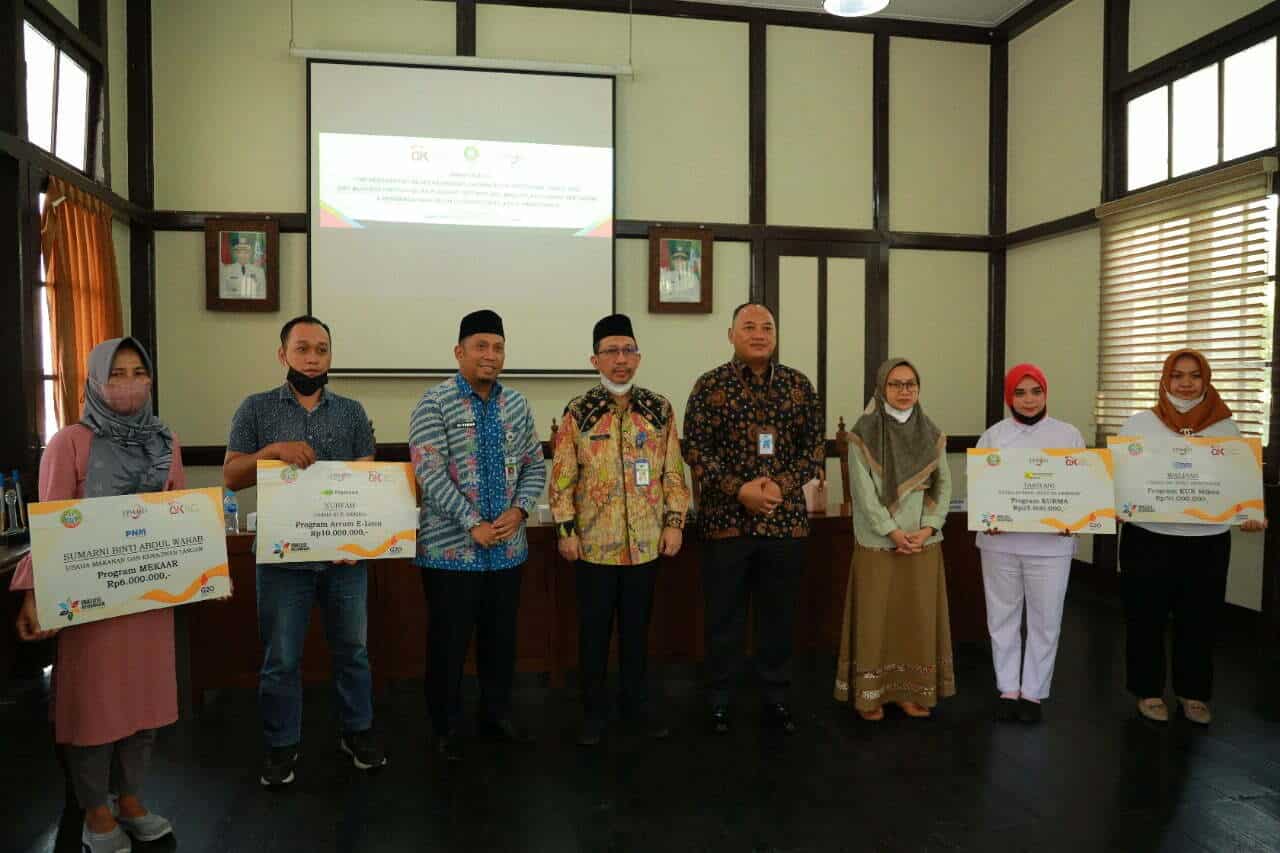 Foto bersama peserta rapat pleno TPAKD Kota Pontianak. (Foto: Kominfo For KalbarOnline.com)