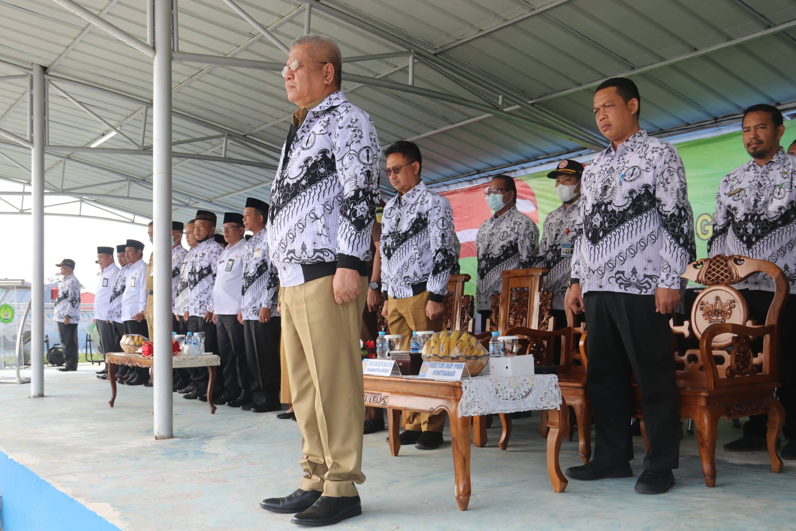 Sekda Kalbar, Harisson menghadiri Porseni Guru se-Kalimantan Barat dalam rangka memperingati HUT ke-77 PGRI dan HGN tahun 2022. (Foto: Biro Adpim For KalbarOnline.com)
