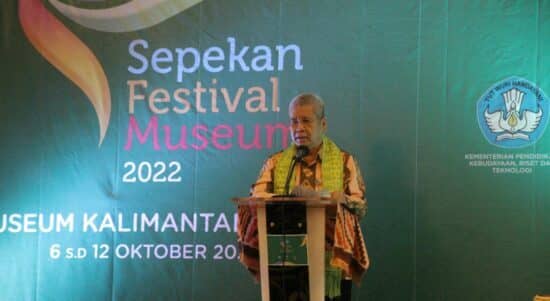 Sekda Kalbar, Harisson memberikan kata sambutan pada peringatan Hari Museum Indonesia dan HUT Museum Provinsi Kalbar. (Foto: Biro Adpim For KalbarOnline.com)