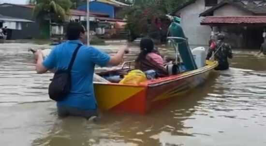 Banjir yang melanda Kecamatan Simpang Hulu. (Foto: Adi LC)