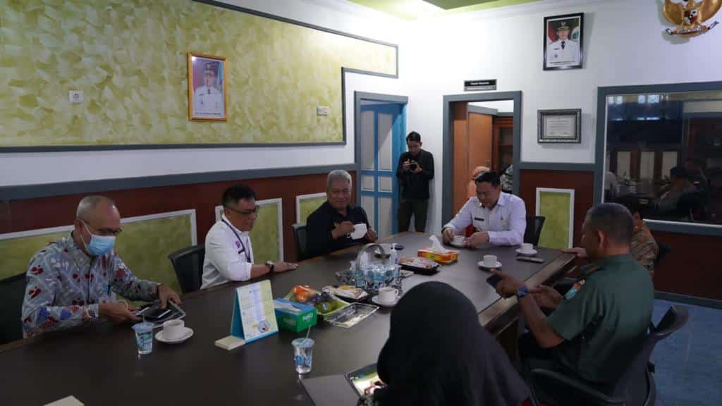 Bupati Kapuas Hulu, Fransiskus Diaan memimpin Rakor Tim Audit Kasus Stunting Kabupaten Kapuas Hulu Tahun 2022. (Foto: Ishaq)
