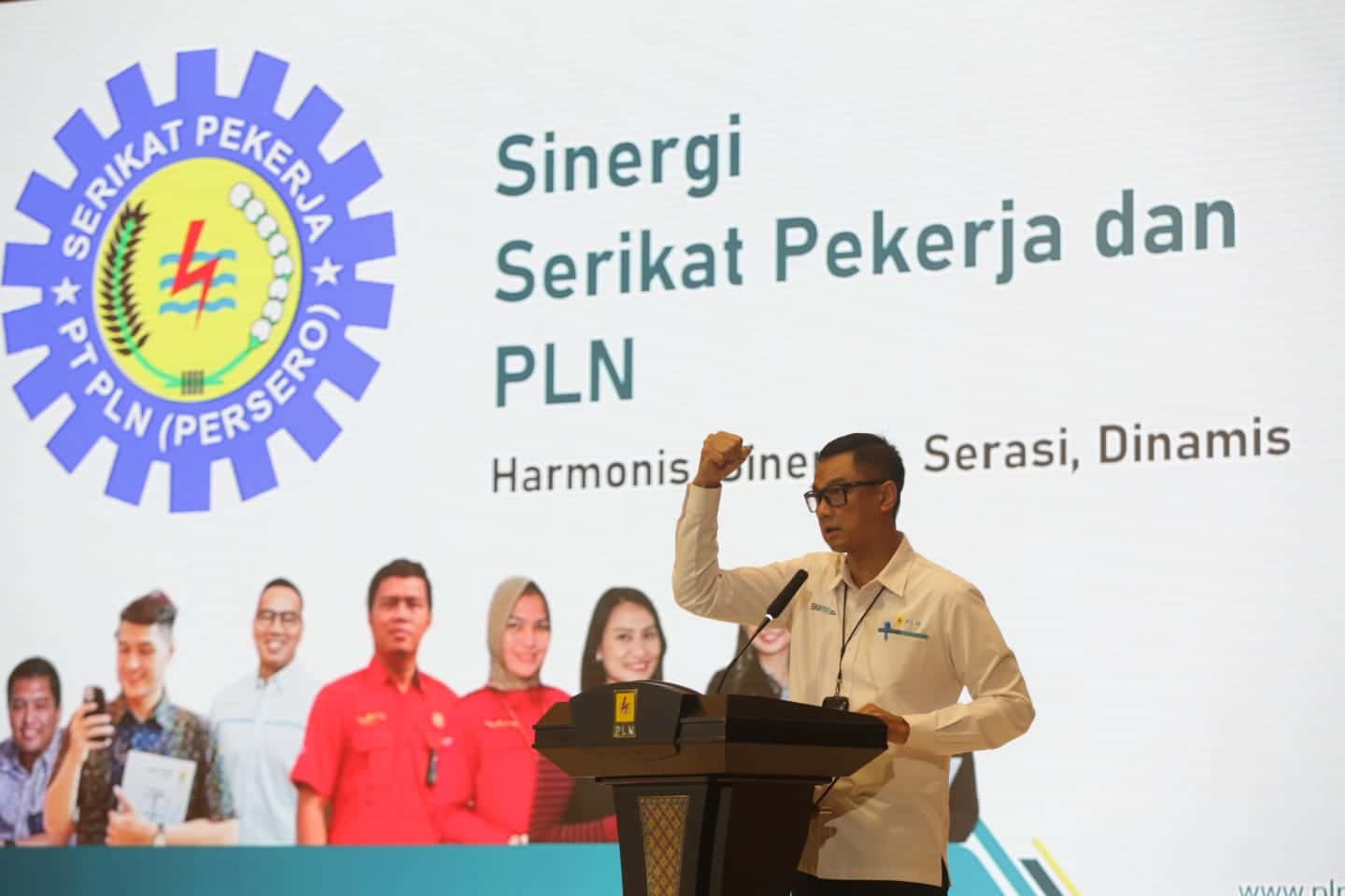 Direktur Utama PLN, Darmawan Prasodjo memberikan kata sambutan pada acara launching Perjanjian Kerja Bersama (PKB) antara Manajemen PLN dengan Serikat Pekerja PLN di Kantor PLN Pusat. (Foto: Istimewa)
