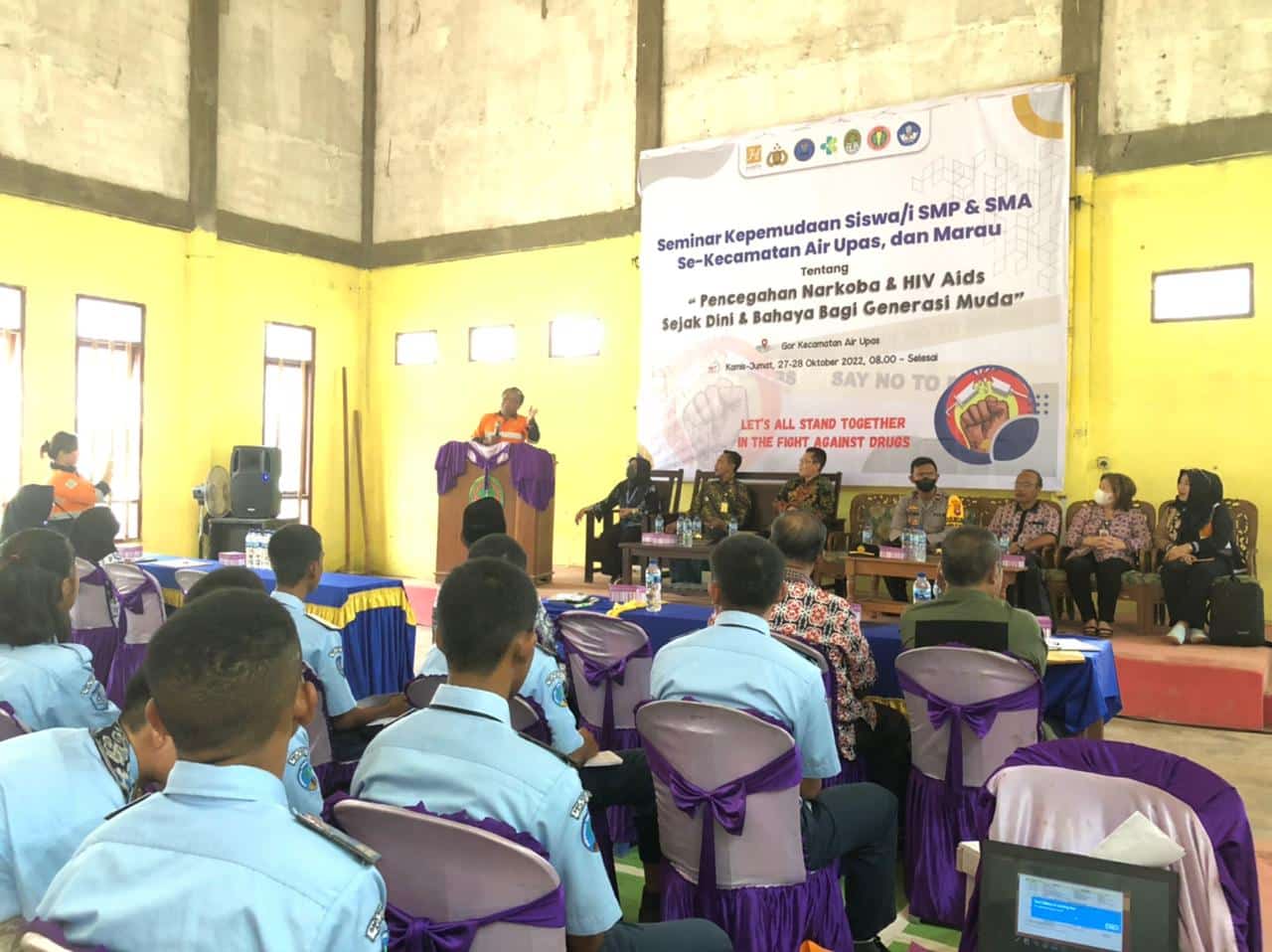 Seminar kepemudaan yang digelar oleh PT Cita Mineral Investindo Tbk (Harita Group), di gedung Serbaguna Kecamatan Air Upas. (Foto: Adi LC)