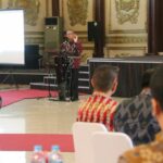 Gubernur Kalbar, Sutarmidji memberikan sambutannya pada Rapat Koordinasi Daerah Staf Ahli Kepala Daerah Se-Kalimantan Barat , di Aula Pendopo Gubernur
