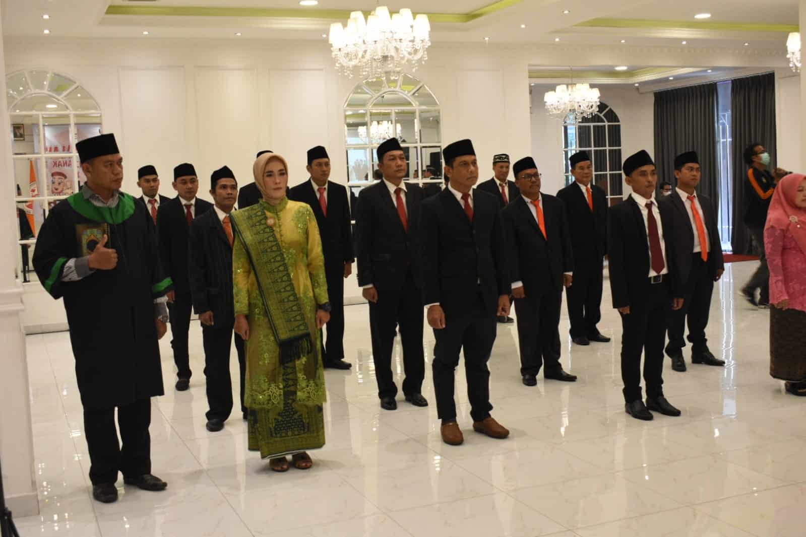 18 anggota panwascam se-Kota Pontianak dilantik dan diambil sumpah janjinya. (Foto: Prokopim For KalbarOnline.com)