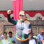 Wakil Wali Kota Pontianak, Bahasan mengobarkan semangat para atlet Kontingen Kota Pontianak yang akan berlaga pada Porprov XIII Kalbar. (Foto: Prokopim For KalbarOnline.com)