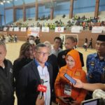 Ketum PB ABTI, Zulfydar Zaidar Mochtar diwawancarai di sela-sela menyaksikan Jakarta Handball Festival di GOR Remaja, Jakarta Utara, Jumat (28/10/2022). (Foto: Jauhari)
