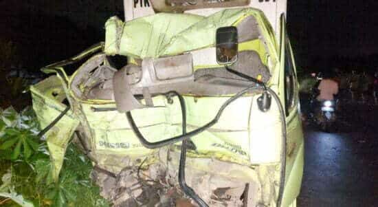 Kondisi mobil box Indomaret yang dikemudikan Andika. (Foto: Jauhari)