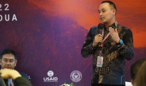 Wakil Bupati Kapuas Hulu, Wahyudi Hidayat menjadi pembicara di Event Investment Forum 2022. (Foto: Ishaq)