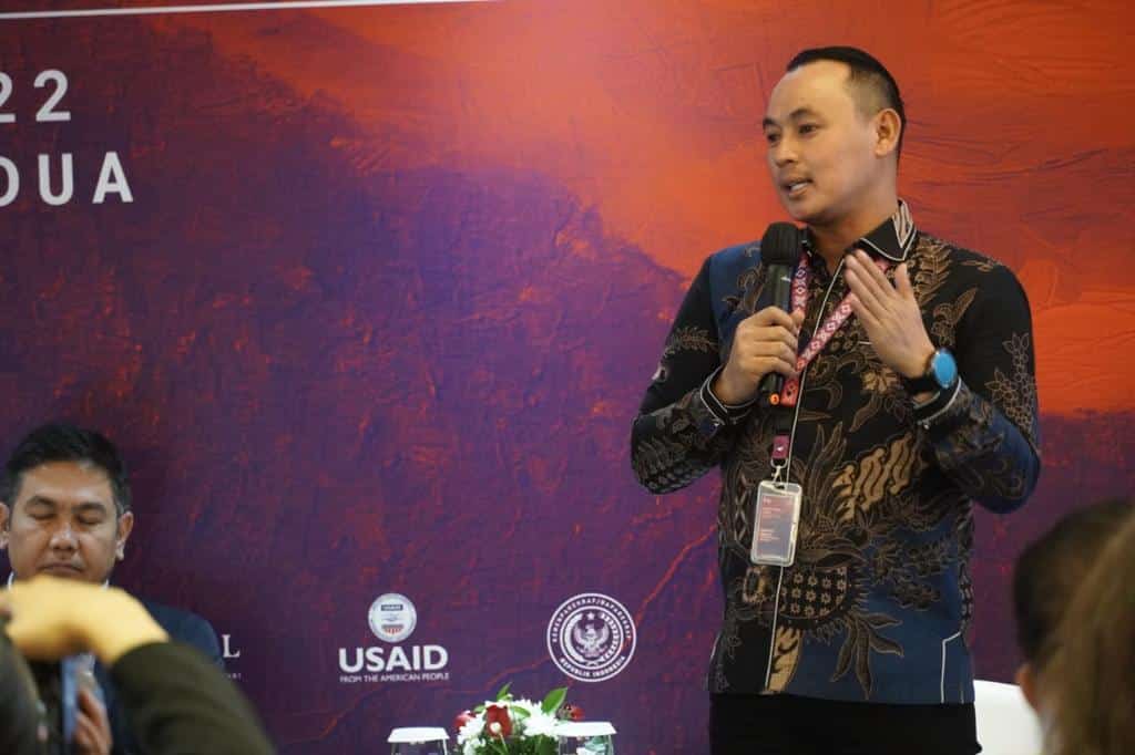 Wakil Bupati Kapuas Hulu, Wahyudi Hidayat menjadi pembicara di Event Investment Forum 2022. (Foto: Ishaq)