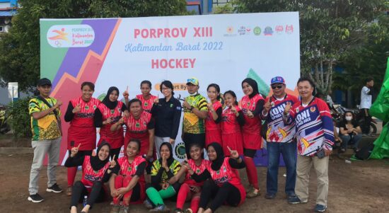 Tim cabang olahraga (cabor) hockey putri Kabupaten Kapuas Hulu. (Foto: Ishaq)