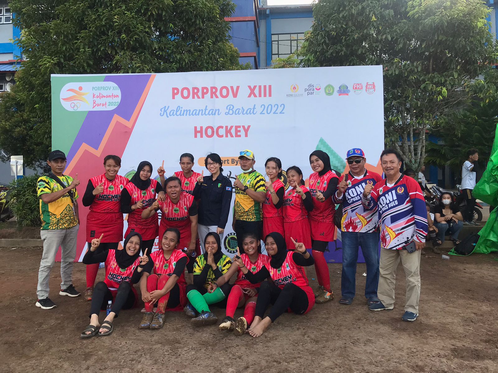 Tim cabang olahraga (cabor) hockey putri Kabupaten Kapuas Hulu. (Foto: Ishaq)