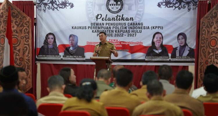 Bupati Kapuas Hulu, Fransiskus Diaan menghadiri pelantikan DPC KPPI Kabupaten Kapuas Hulu periode 2022 - 2027. (Foto: Ishaq)