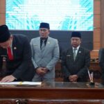 Eksekutif dan Legislatif Kapuas Hulu menyetujui Raperda APBD Tahun Anggaran 2023. (Foto: Ishaq)