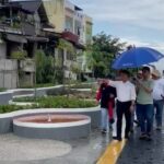 Wali Kota Pontianak, Edi Rusdi Kamtono meninjau progres pembangunan waterfront segmen Kapuas Indah - Senghie. (Foto: Prokopim Pemkot Pontianak For KalbarOnline.com)