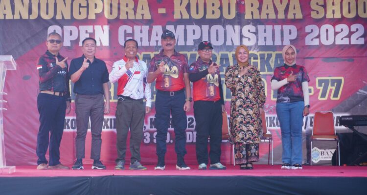 Foto bersama saat penutupan kejuaraan nasional menembak Tanjungpura Kubu Raya Shooting Open Championship. (Foto: Jauhari)