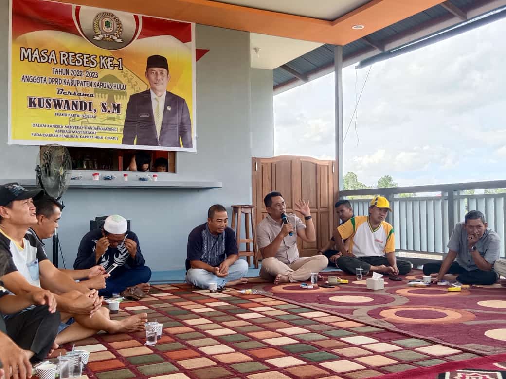 Ketua DPRD Kabupaten Kapuas Hulu, Kuswandi melakukan masa reses ke satu di daerah pemilihannya Kapuas Hulu satu (dapil 1), pada Minggu (04/12/2022). (Foto: Ishaq)