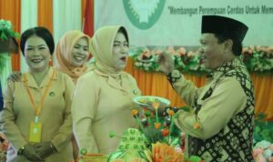 Sekretaris Daerah Kabupaten Kapuas Hulu, Mohd Zaini menghadiri HUT Dharma Wanita ke-23 tahun 2022. (Foto: Ishaq)