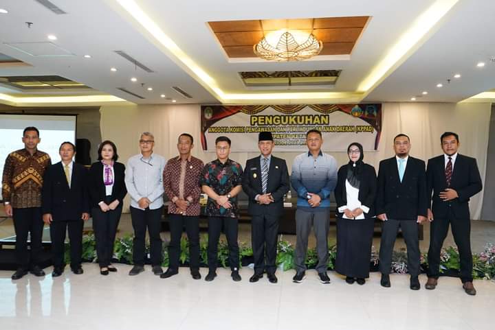 Wakil Bupati Ketapang, Farhan foto bersama Anggota KPPAD Kabupaten Ketapang periode 2023 - 2027. (Foto: Adi LC)