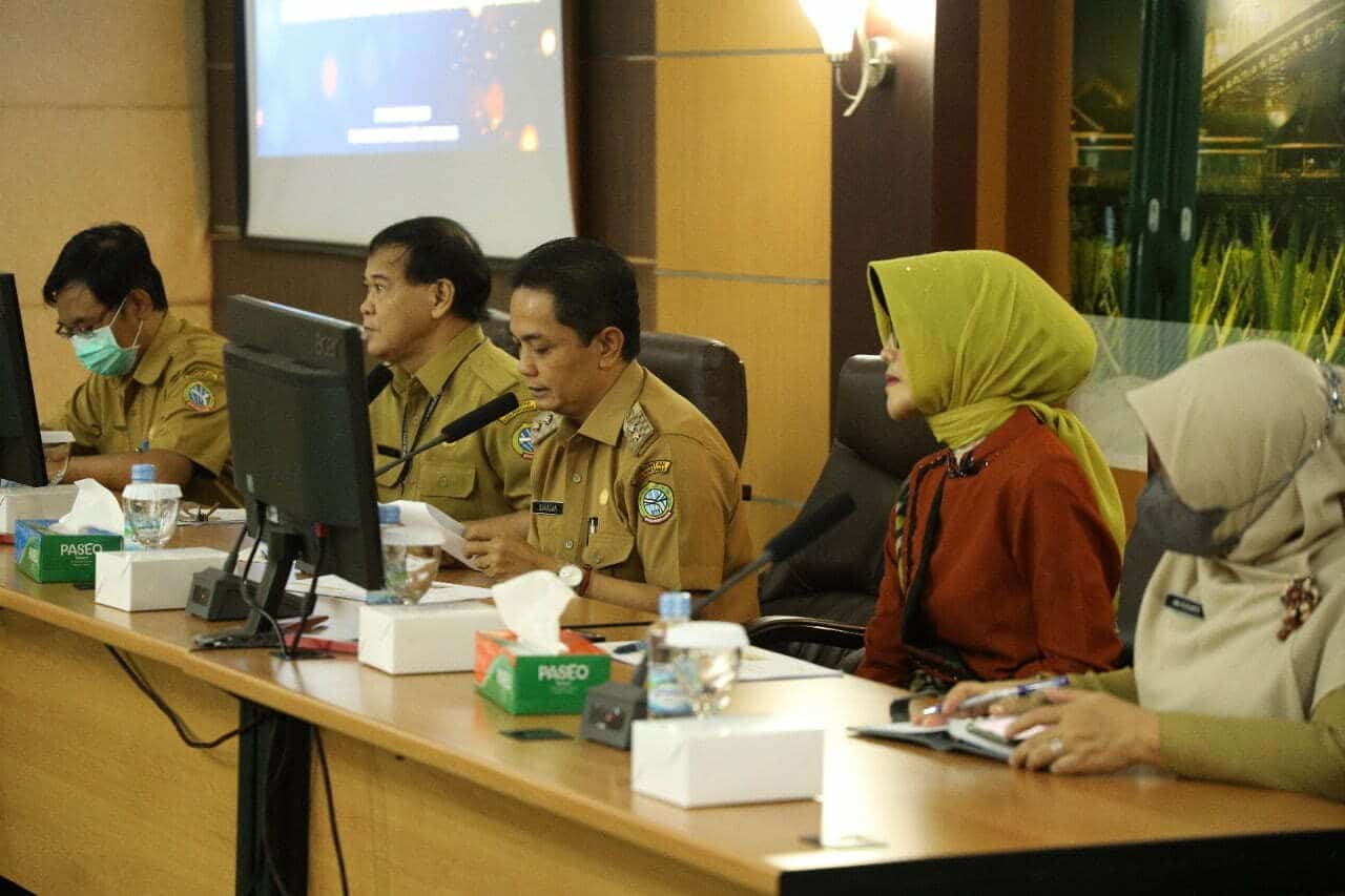 Wakil Wali Kota Pontianak, Bahasan memimpin Rapat Review Kinerja Aksi Integrasi Penurunan Stunting Kota Pontianak Tahun 2022. (Foto: Kominfo For KalbarOnline.com)