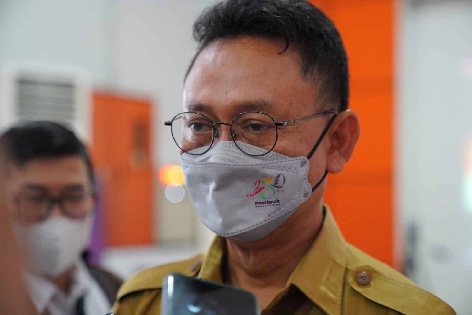 Wali Kota Pontianak, Edi Rusdi Kamtono saat memberikan keterangan pers. (Foto: Dokumen/Kominfo/Prokopim For KalbarOnline.com)
